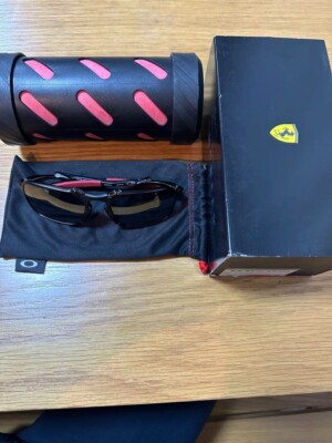 オークリーoAKLEYバッドマンBADNANFerrari OAKLEY Ferrari BADMAN model DARK CARBON BLACK IRIDIUM POLARIZED