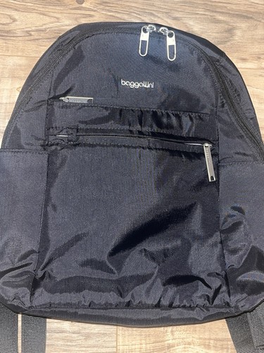 BAGGALLINI Vacation Anti-Theft Nylon Small Backpack Black Travel NWOT Excellent - Picture 3 of 5