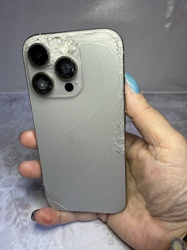 Apple iPhone 16 Pro 256 Go fissuré, SIM verrouillée, fissurée, FONCTIONNE ! - Photo 3 sur 5