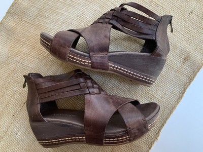 rowena sandals sundance