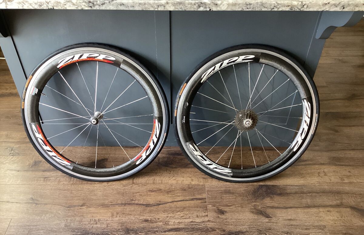 Zipp 404 Carbon Wheelset 700 X 23C 23-622 Rim Brake Road Zipp 404 Carbon Wheelset 700 X 23C 23-622 Rim Brake Road