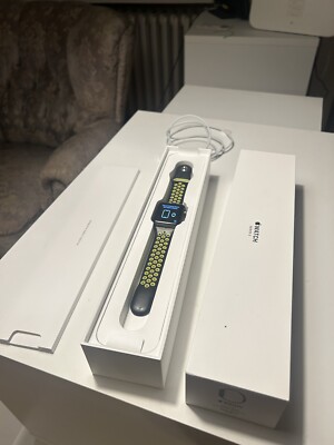 Apple Watch Series 3 42 MM Smartwatch Space Grey