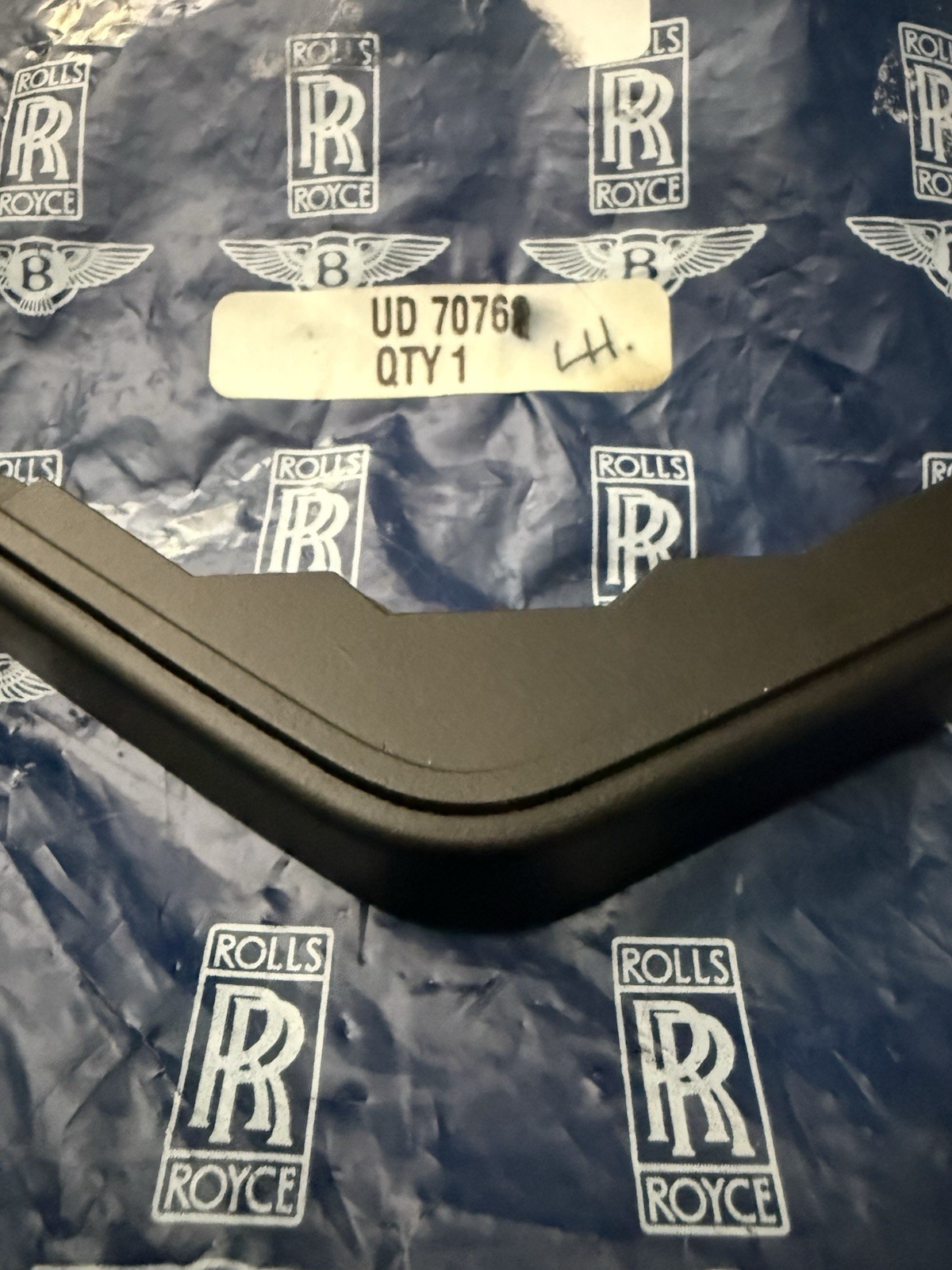 Bentley Brooklands Turbo R LH Headlamp Finisher Lower 1987-98 UD70761 OEM NEW