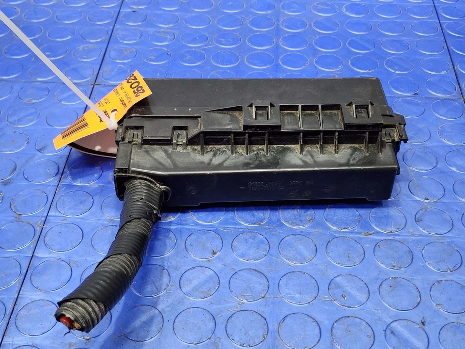 Оригинальный распределительный блок коробки предохранителей двигателя 2014 Infiniti QX60 - Изображение 4 из 4