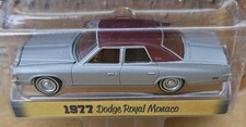 Greenlight 1:64 Country Roads 1977 Dodge Royal Monaco Silver Maroon vehicle