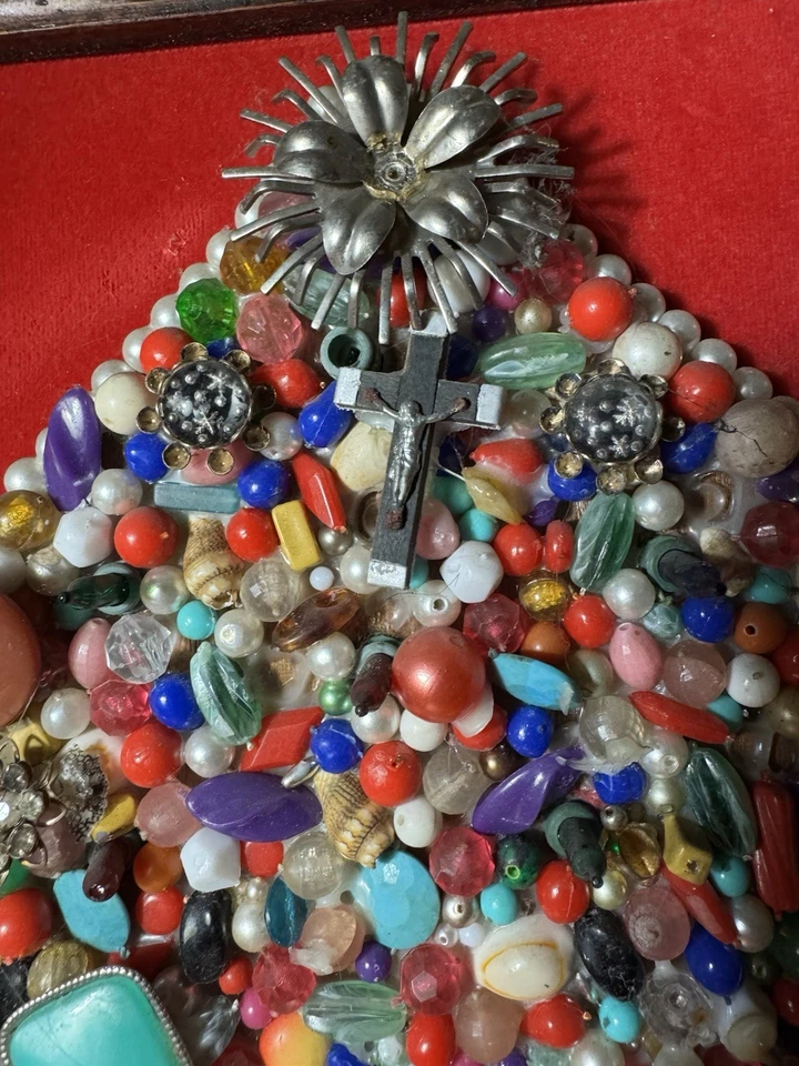 Vintage Framed Jewelry Christmas Tree Folk Art Mosaic Large Brooch Velvet - Image 4 of 4