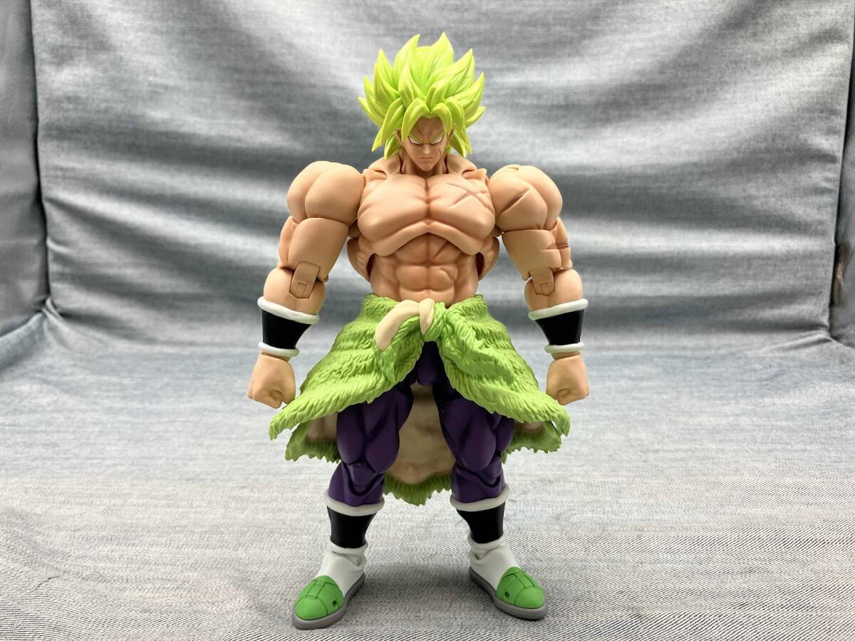 S.H. Figuarts Dragon Ball Super Saiyan Broly full power Figure