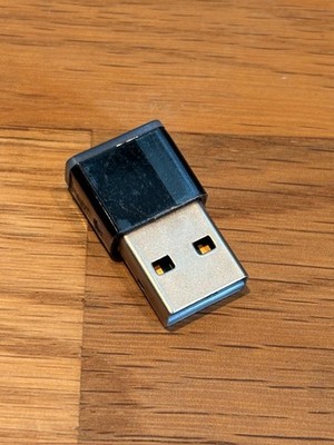 Neu - Poly / Plantronics BT600 USB Adapter/Dongle für Voyager Focus UC/5200/8200