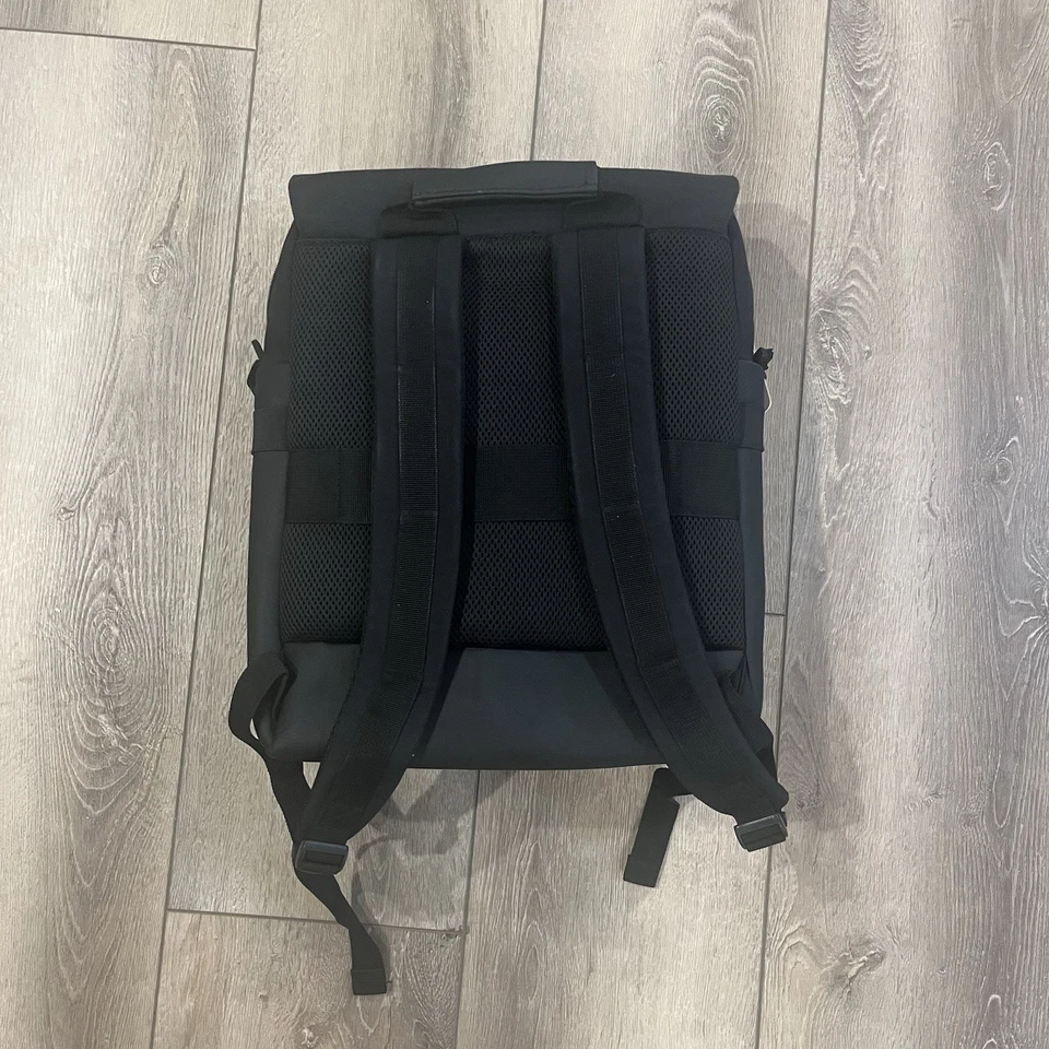 Mochila Moleskin ID Collection - Negra - ET72BKBKF - Tamaño: Se adapta a dispositivos de 15" Foto 4 de 4