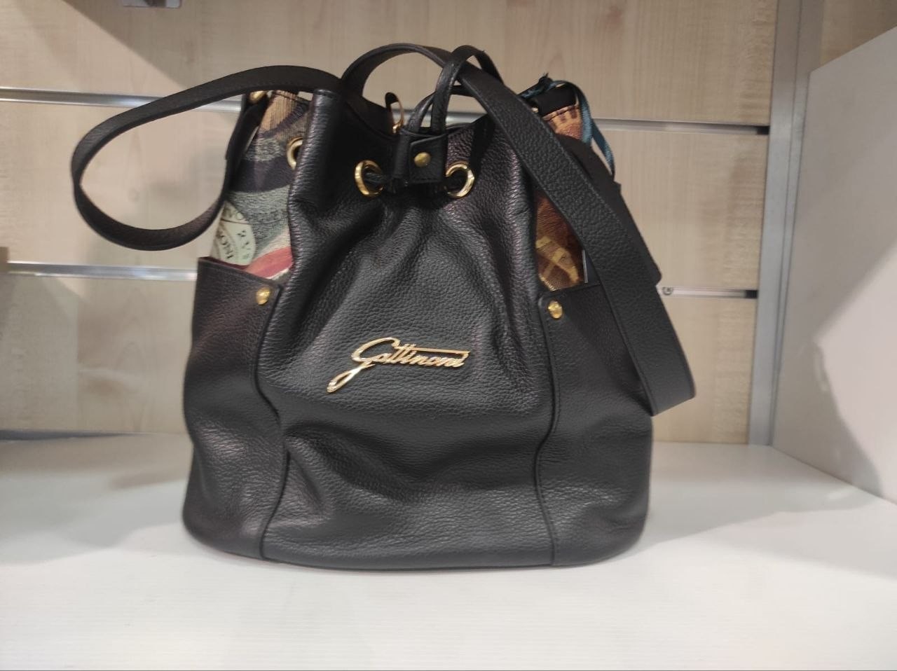 Gattinoni Borsa Buchet Pelle Nera Con Intarsi Planetario 24x26 cm — foto 2