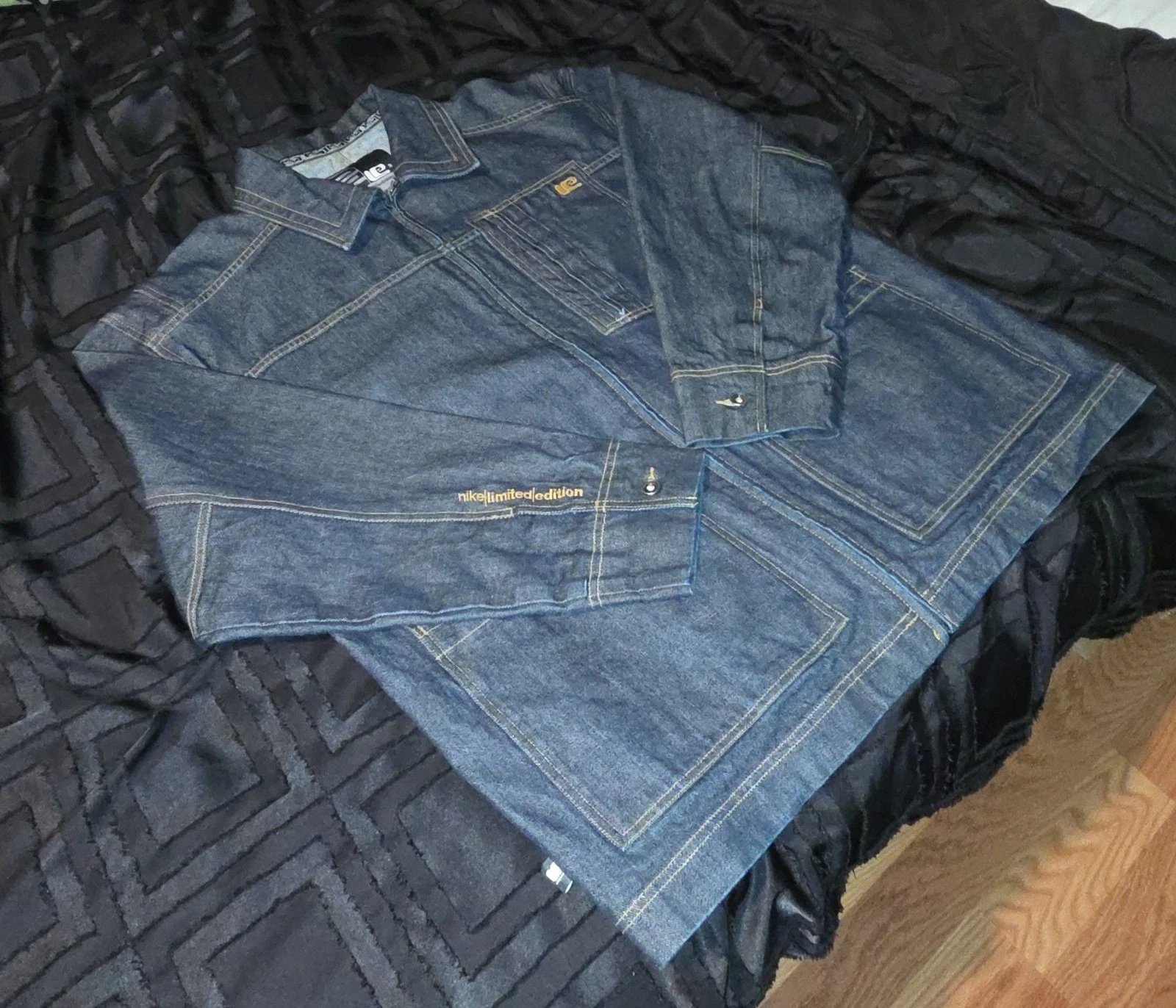 Nike Limited Edition Denim Jacket Size XL Blue image 2