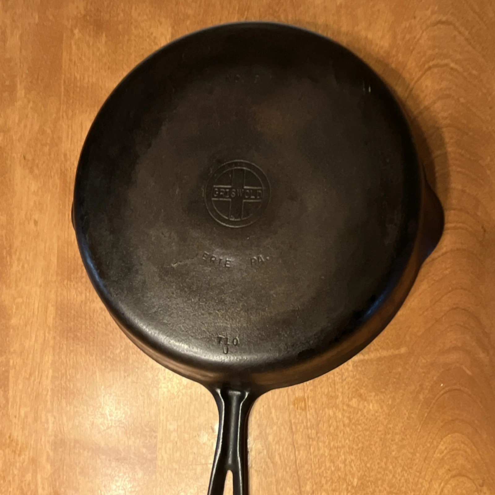 Griswold Cast Iron Frying Pan Erie Pa number 9 groove handle