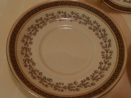 Set of 3 Johnson Brothers "Victorian" Demitasse Saucers 4 1/2" - Picture 3 of 5