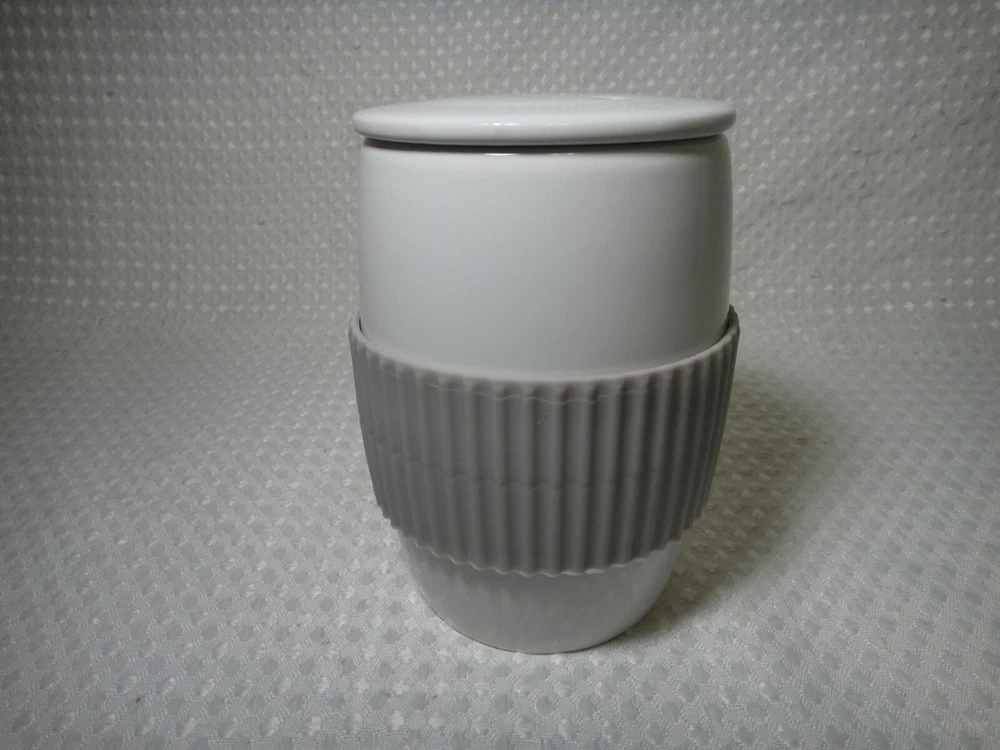 Pampered Chef Ceramic Microwave Egg Cooker w/ Lid & Hand Grip 17B Kitchen Gadget Pampered Chef Ceramic Microwave Egg Cooker w/ Lid & Hand Grip 17B Kitchen Gadget