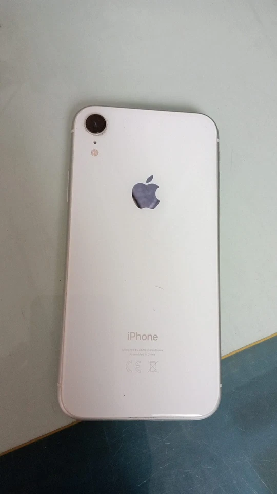 Apple iPhone XR - 256GB - Bianco (Sbloccato) - Immagine 2 di 4