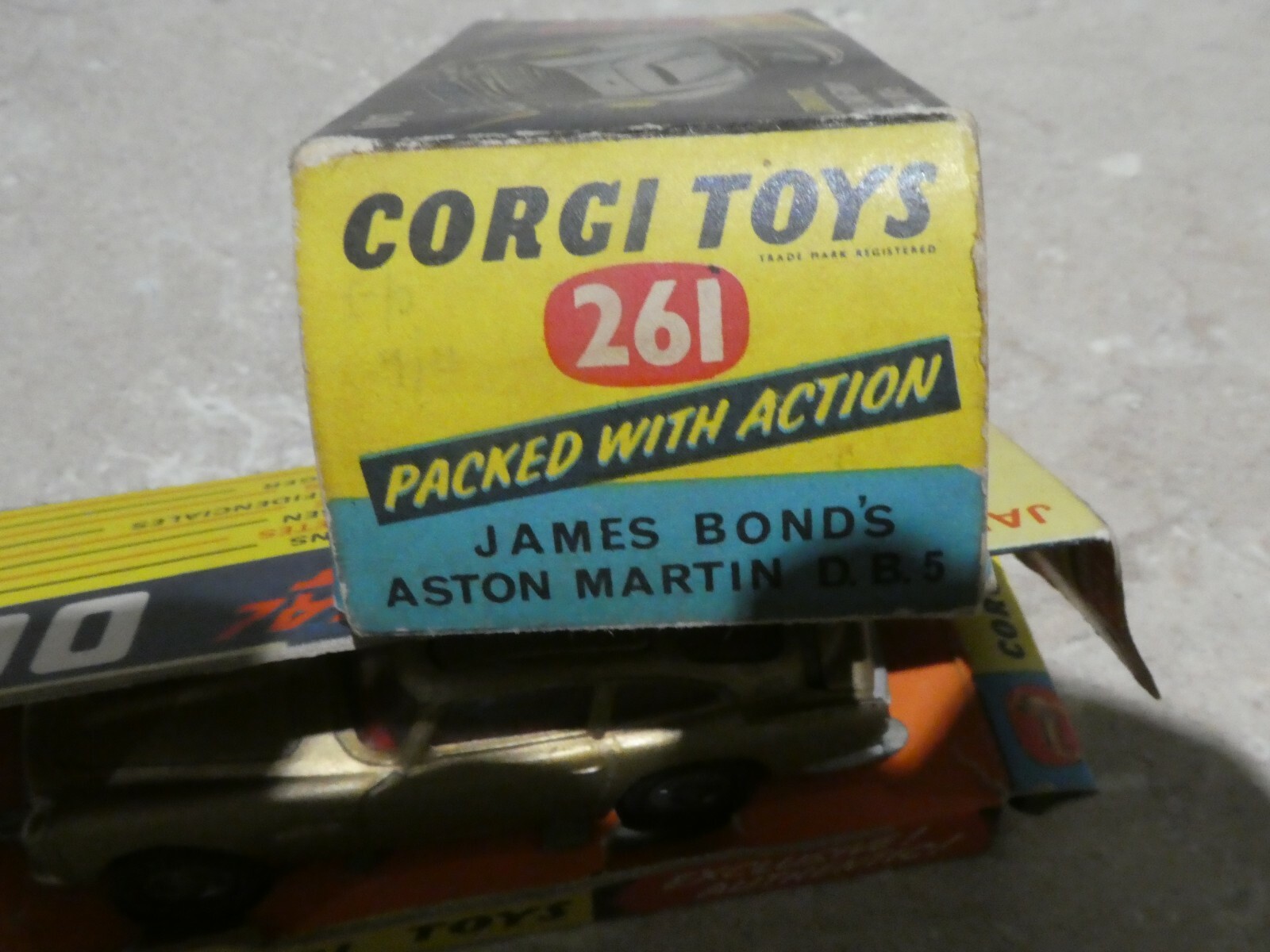 Corgi 261 James Bond 007 DB5 boxed FROM FILM GOLD FINGER WITH SOME INSTRUCTION - Picture 4 of 12