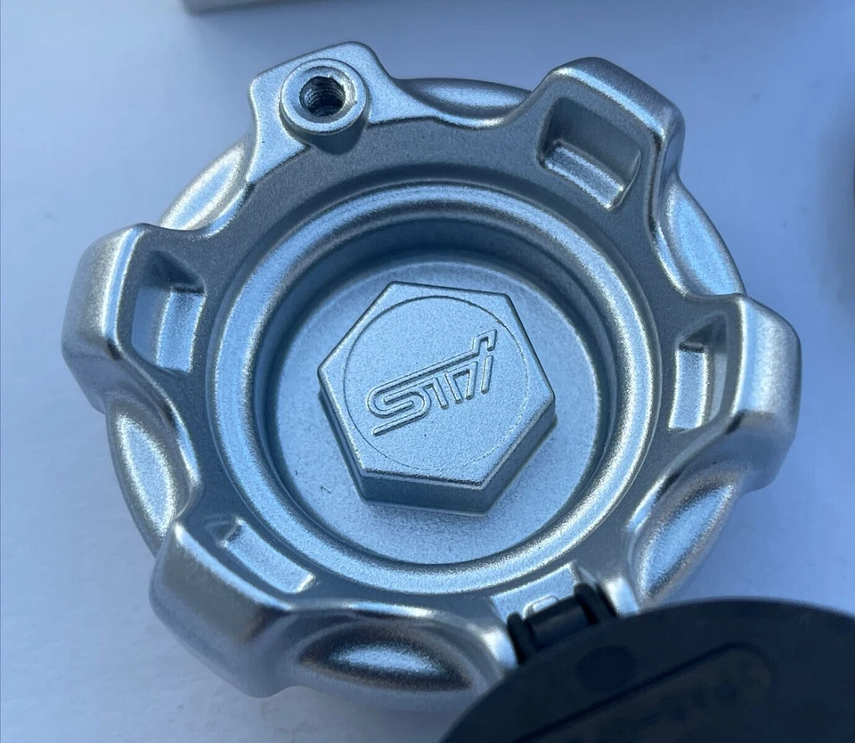 Tapa y junta de relleno de aceite Subaru STi Tecnica International ST15257ZR010 803942010 Foto 4 de 4