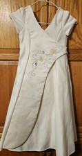 First Communion/ Flower Girl, Easter, Ivory Dress By Magic Kids Size 6 
