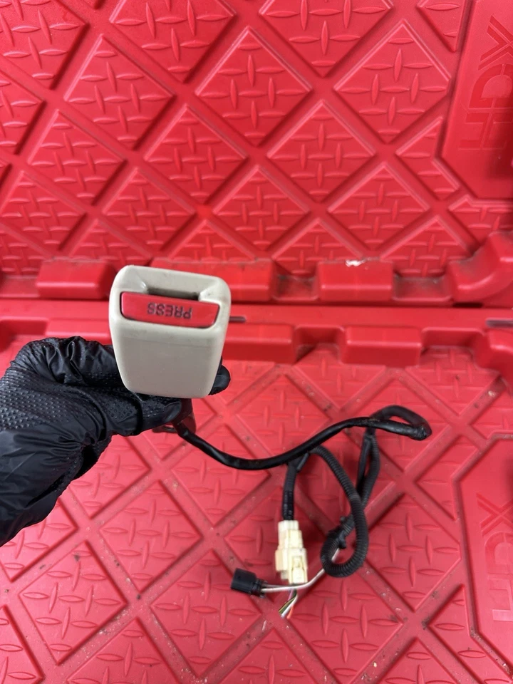 Cinturón de seguridad cubo delantero hebilla de conductor se adapta 03-04 LEXUS GX470  Foto 4 de 4