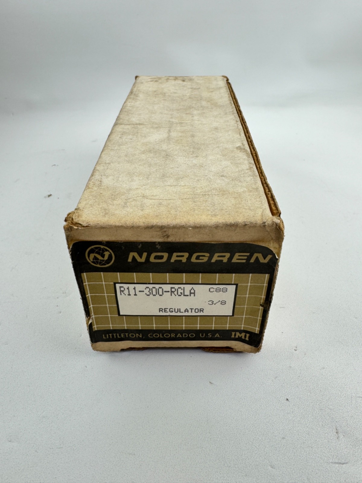 Norgren R11-300-RGLA Regulator, 300psi max inlet / 125psi Max Outlet