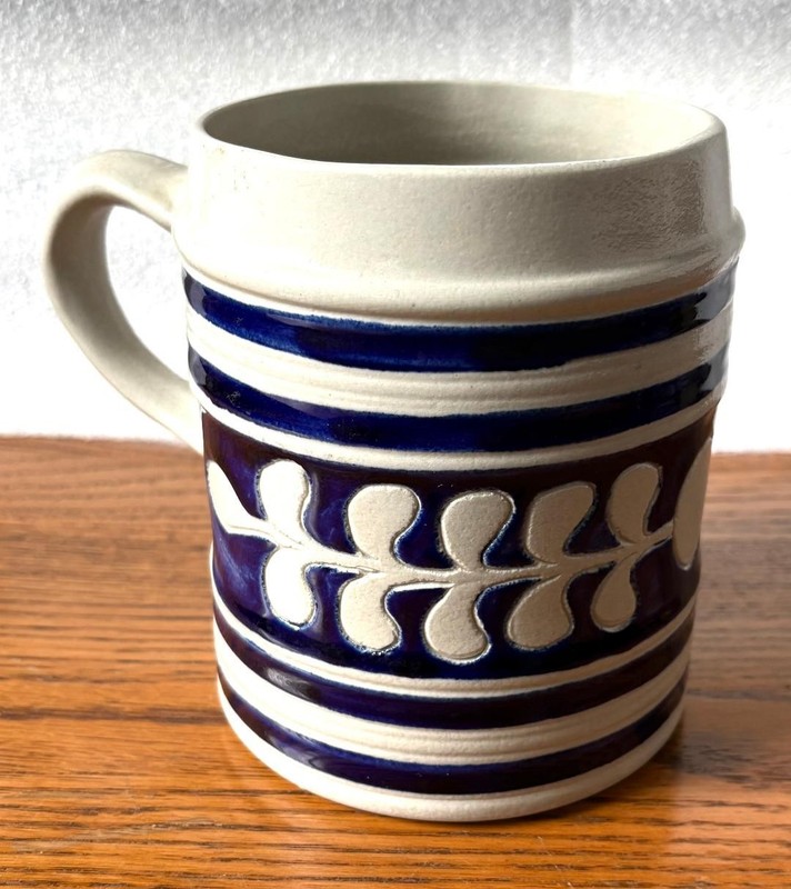COLONIAL WILLIAMSBURG salt glaze pottery mug stein pitcher oak leaf design