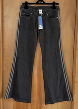 Jeans Adidas Originales Para Mujer Clásicos 3 Rayas Negros Denim Acampanados EE. UU. Talla 6 Nuevos con Etiquetas