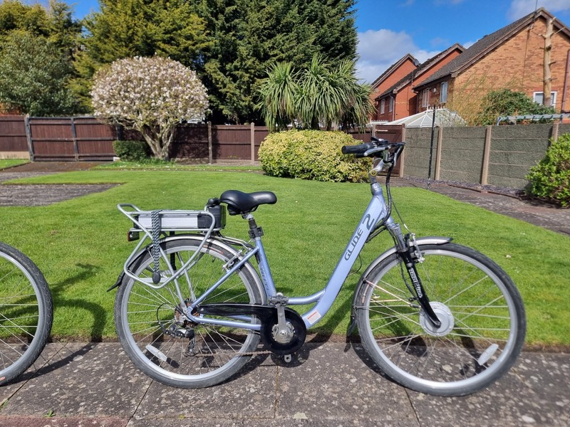 2 x Claud Butler Glide 2 Step Through Unisex  Bikes - Collect B65 9QD