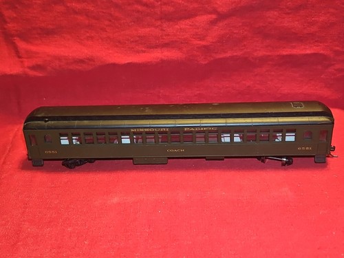 Rivarossi HO Missouri Pacific MP Pullman Coach Car # 6551 | Zustand: Used