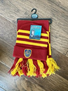 Harry Potter Knit Ski Cap Beanie & Scarf Set Hogwarts Costume Winter Wear