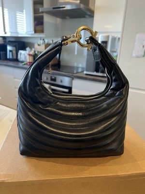 Ferragamo gesteppte Leder Hobo Bag Damen schwarz Handtasche - 776502