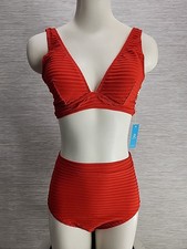 NWT Cupshe Womens Two Piece Swimsuit Size Small Textured Lines Red