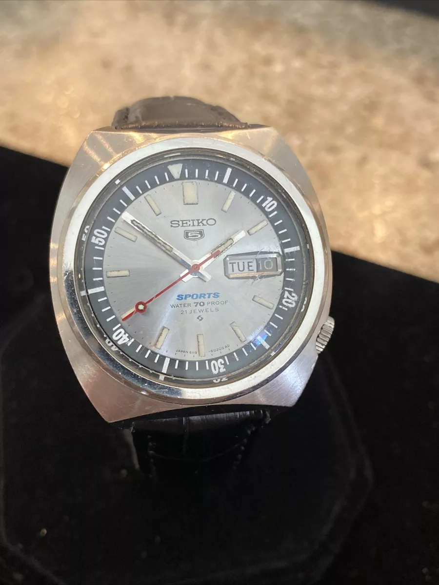 SEIKO 5 SPORTS 70 M diver 6119-6020 Rare Grey Dial.