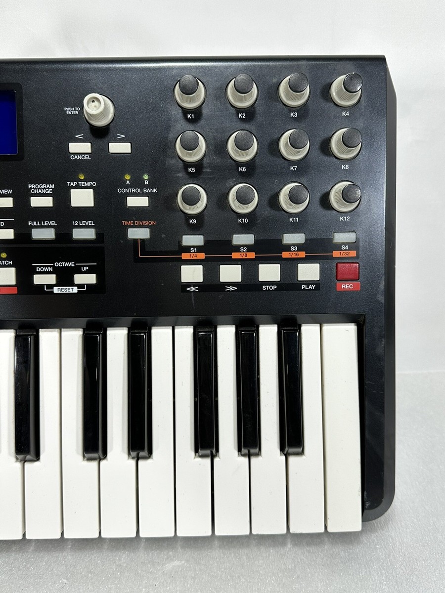 DTM・DAW AKAI MPK25 Akai Professional MPK25 25-key MIDI Controller | Sweetwater