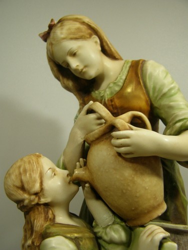 Exquisite Antique Imperial Amphora Turn Austria Art Nouveau Lady & Girl at Well - Picture 3 of 12