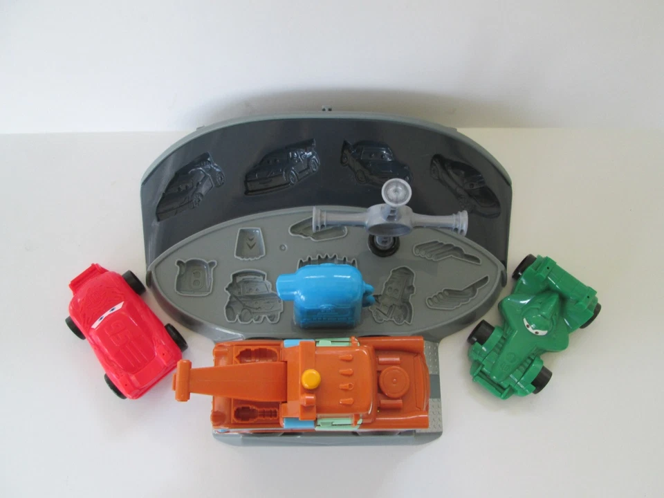 2010 Cars Mold ‘N Go Speedway Play-Doh Playset Rare - Image 4 of 4