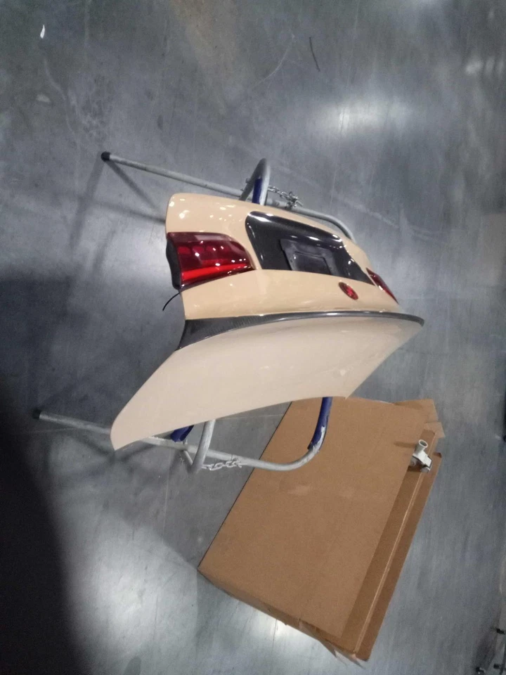 Tapa de cubierta usada se adapta a: BMW 335I Sdn 2015 con cámara de visión trasera grado A Foto 2 de 4