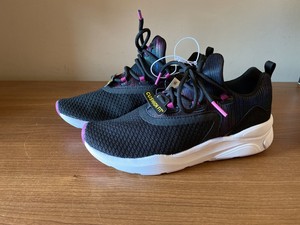 girls sneakers size 3