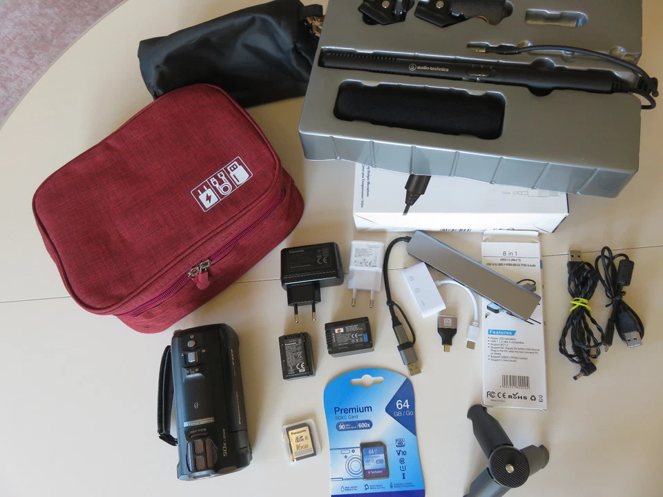 Panasonic HC-V777 [TOP] Full HD Camcorder Kamera + Großes Zubehörpaket + 2xSDXC - Bild 2 von 4