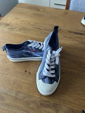 Levi‘s Sneaker,  Schuhe, Freizeitschuhe, neue, Gr. 37