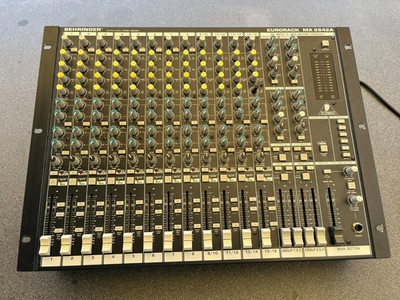 Behringer Mischpult Eurorack MX 2642A