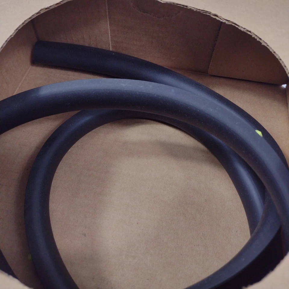 Pilar central inferior genuino OEM GM pasajero - GM 10372800 Foto 2 de 3