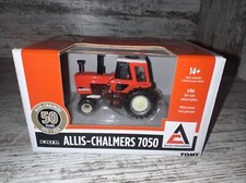 1/64th Allis Chalmers 7050 Tractor Maroon Belly Ertl Die-cast Allis 50 Years