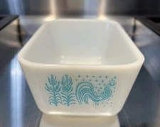 Vintage Pyrex Amish Butterprint Refrigerator Dish/small Loaf Pan 1 1/2 Pint
