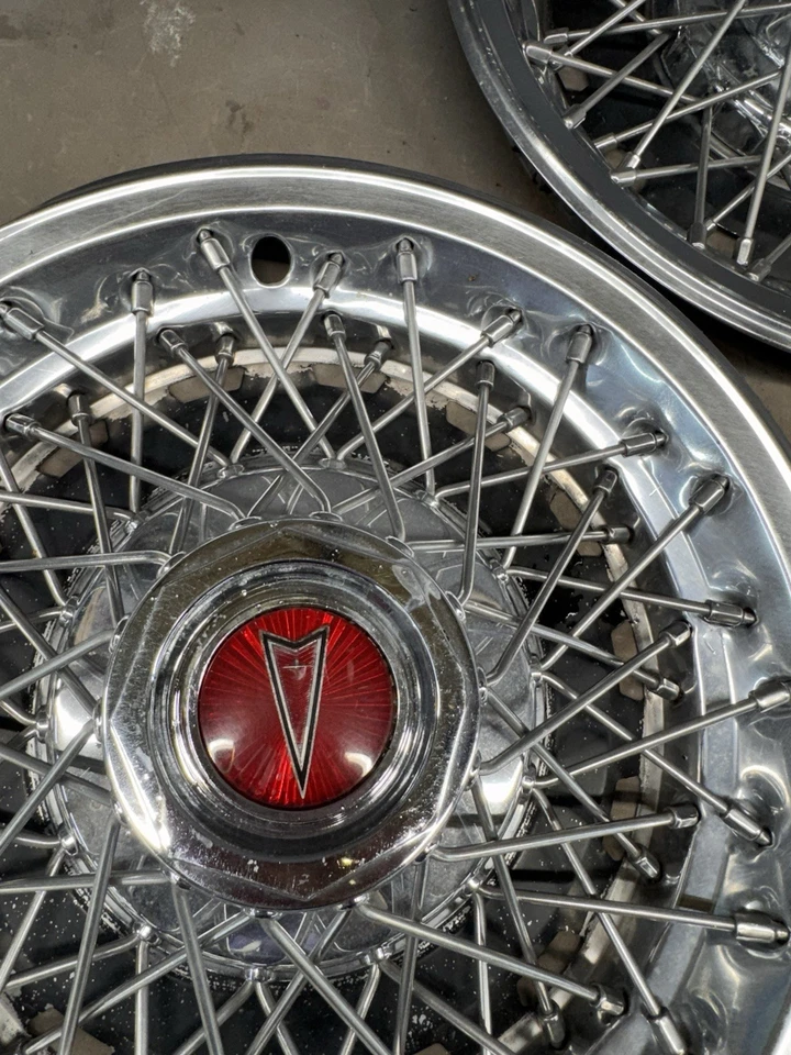 Tapacubos Pontiac Firebird Grand Prix 1977-1987 14" tapacubos Lemans Bonneville OEM Foto 3 de 4