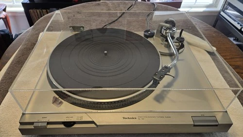 Technics Direct Drive SL-D2 Turntable, Serviced, Recapped, New Covers Available.