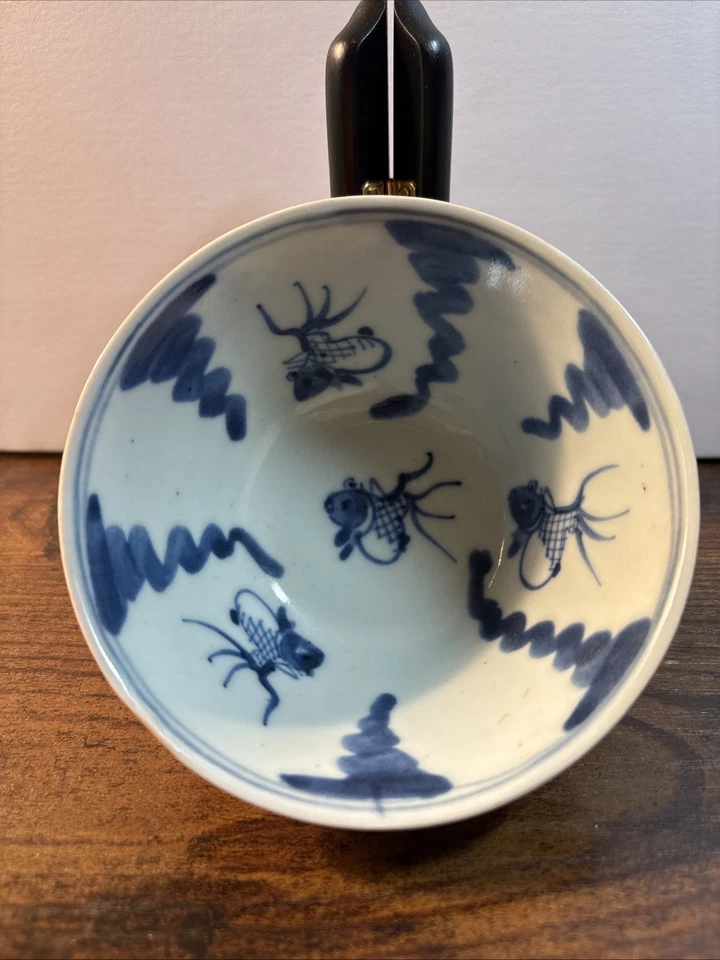 "Dos tazas de té antiguas chinas de porcelana firmadas en la parte inferior de 4"" de diámetro" Foto 3 de 4