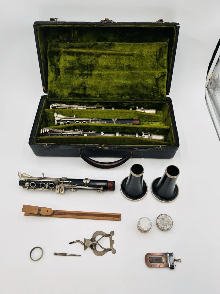 Vintage H Selmer Paris Clarinet W/Case. Needs Some TLC/Cleaning UNTESTED - Image 2 of 4