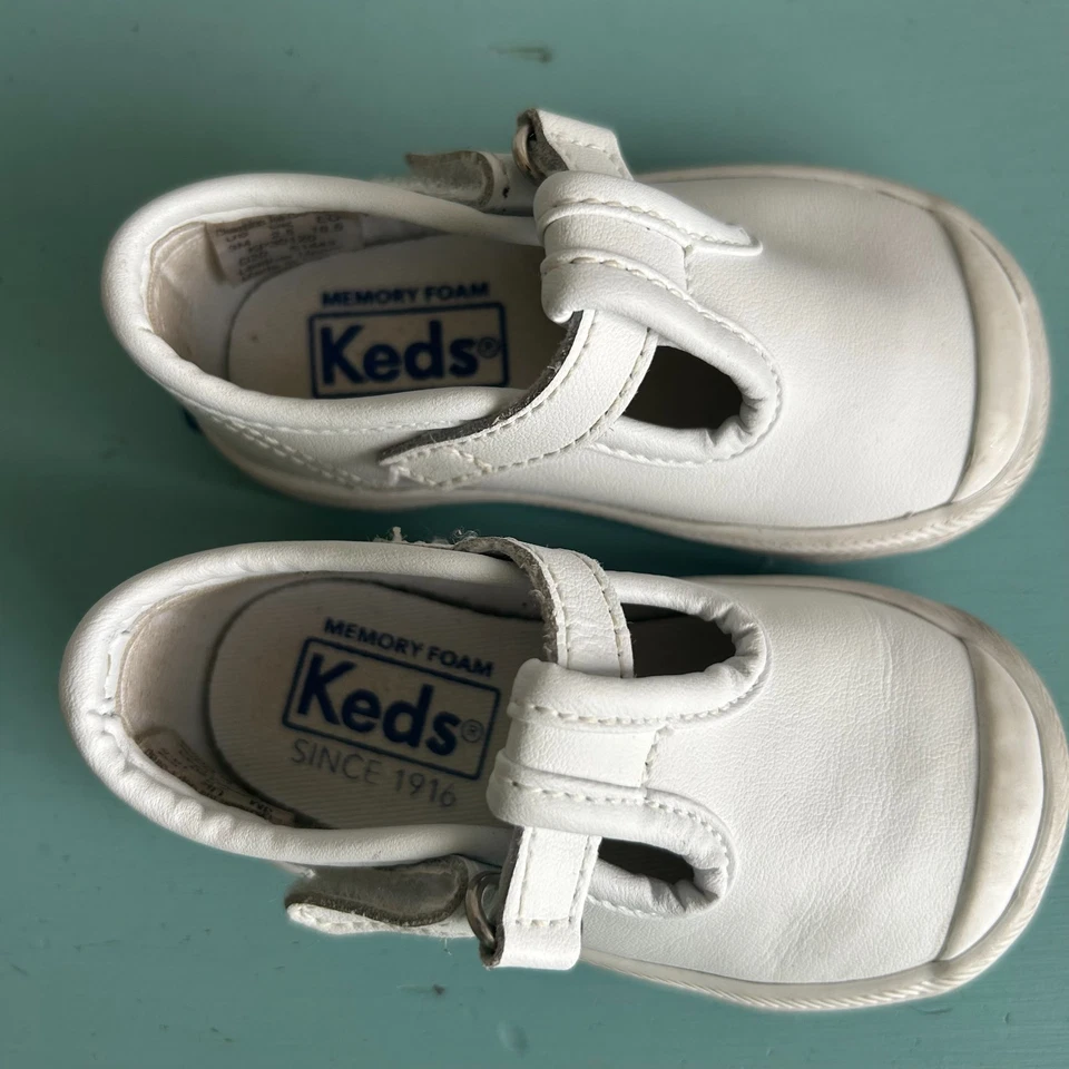 Zapatilla deportiva Keds para niños pequeños talla 3 Champion Mary Jane puntera correa en T niñas Foto 4 de 4