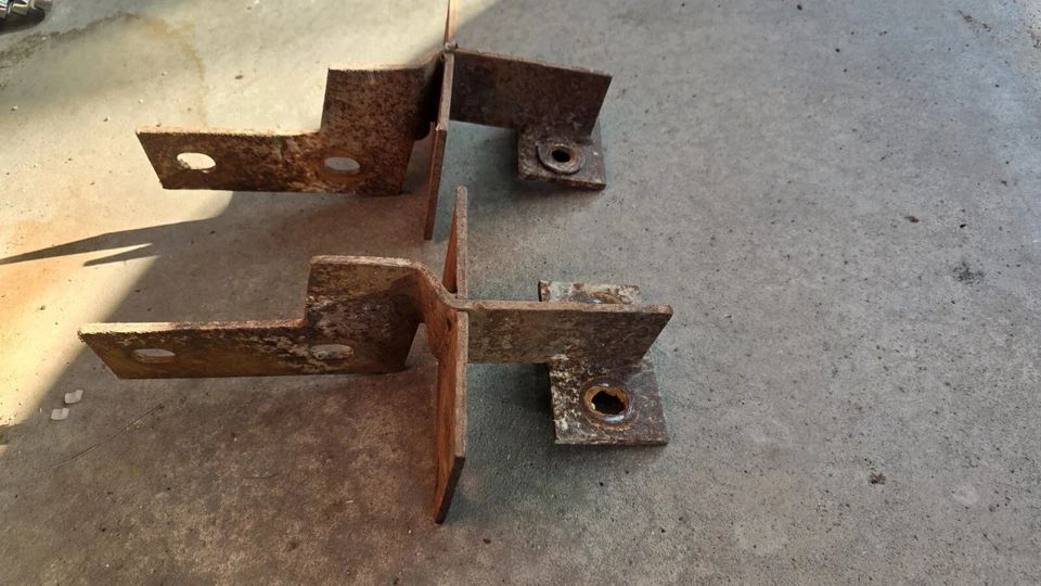 Suportes de para-choque para picape Volkswagen Rabbit 1980 - Imagem 2 de 4