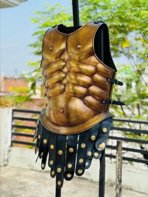 Disfraz de guerrero espartano 300 para hombre - armadura muscular en el pecho, casco espartano y rojo C Foto 2 de 4